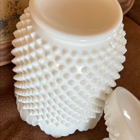 Elegant White Hobnail Milk Glass Cookie Jar. - Picture 8 of 10